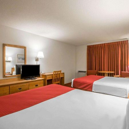 Rodeway Inn Lake Placid Bagian luar foto