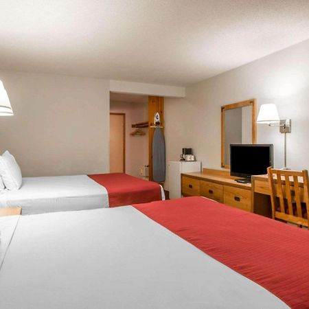 Rodeway Inn Lake Placid Bagian luar foto
