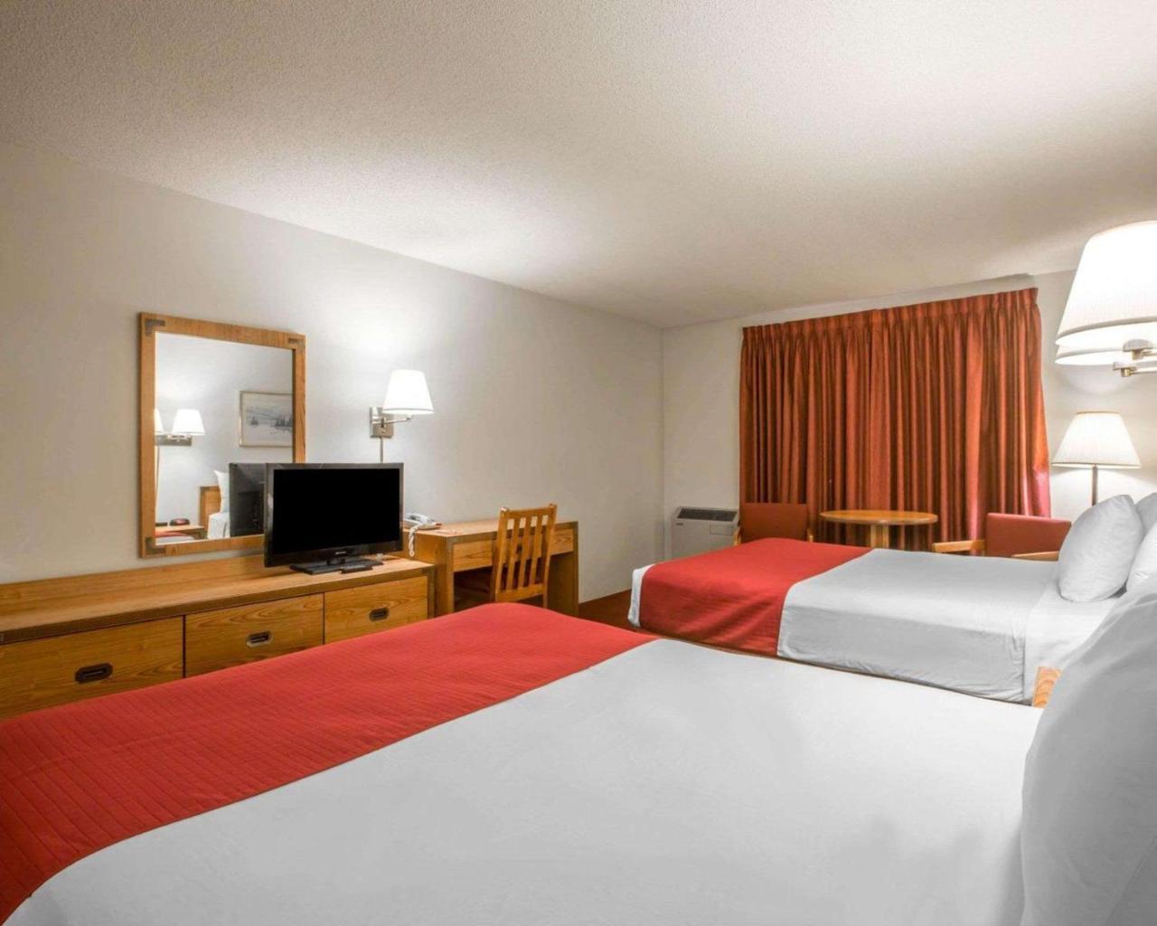 Rodeway Inn Lake Placid Bagian luar foto